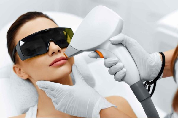 Woman Receiving Laser Genesis Three Sessions Treatment | Manhattan Laser Spa in NYC
