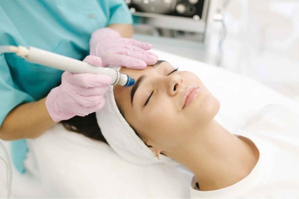 Young girl receiving her Six Sessions Hydrafacial Treatment | Manhattan Laser Spa in NYC